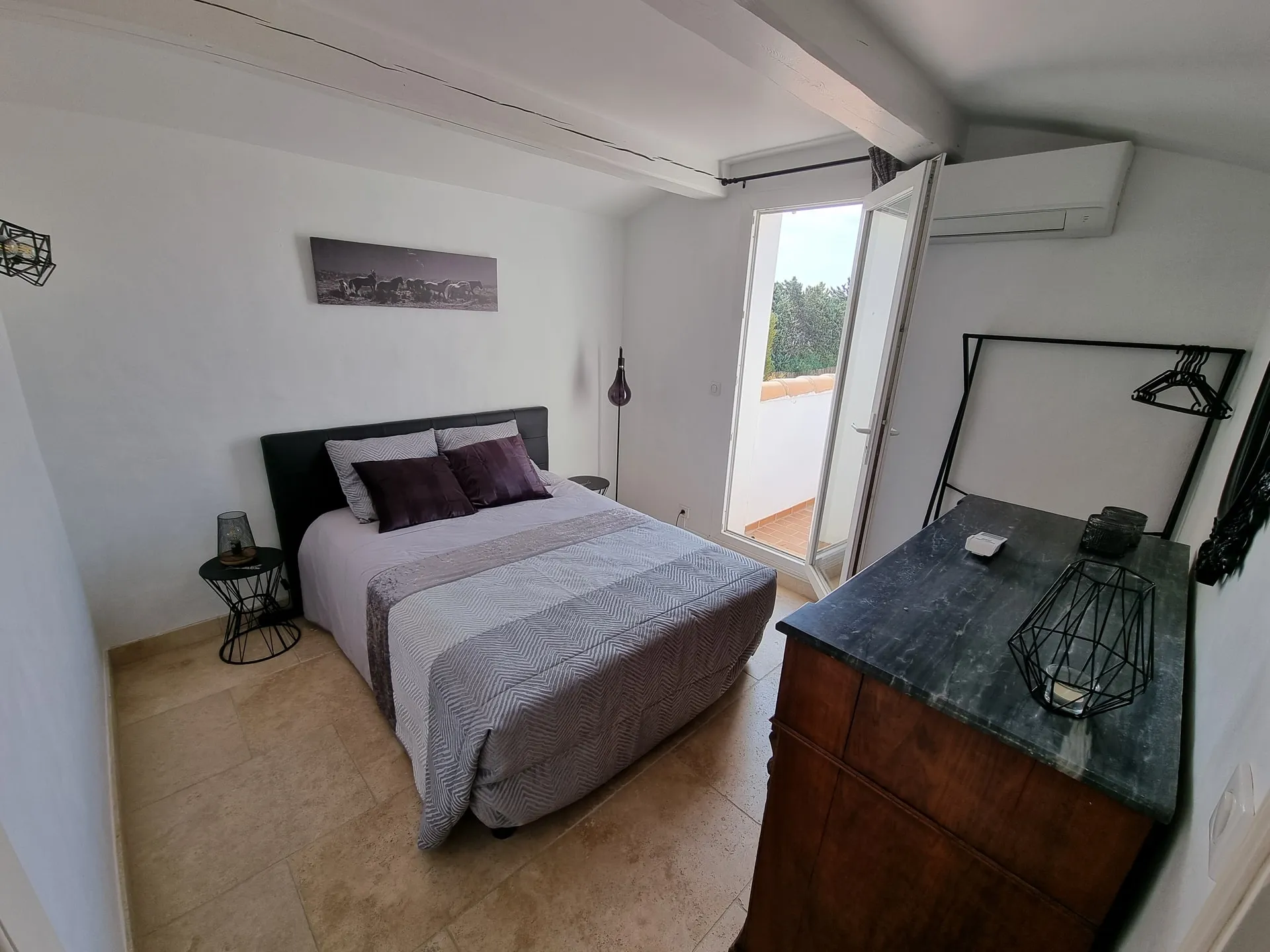 Casa Camarga — 2/10