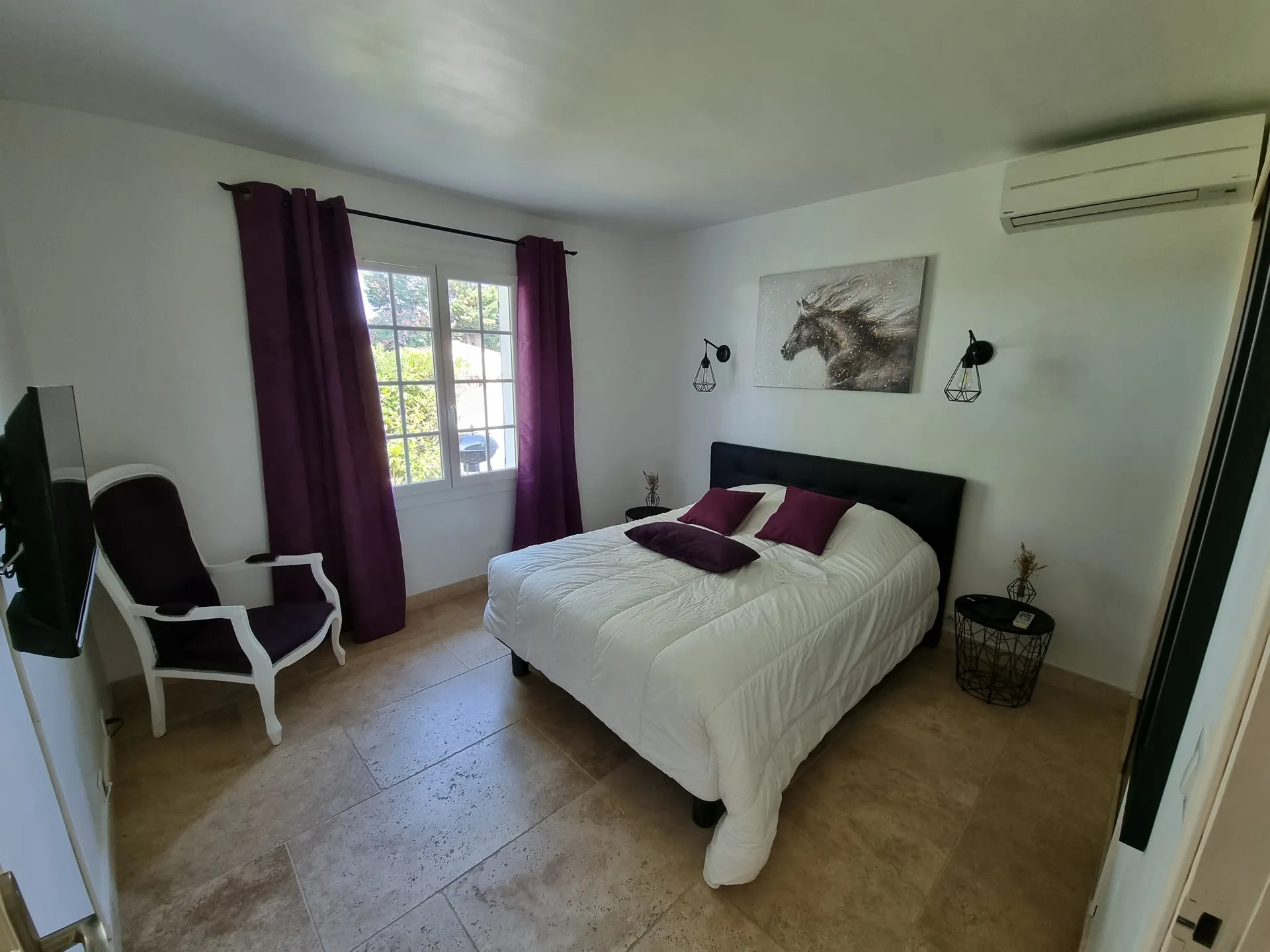 Casa Camarga — 4/10